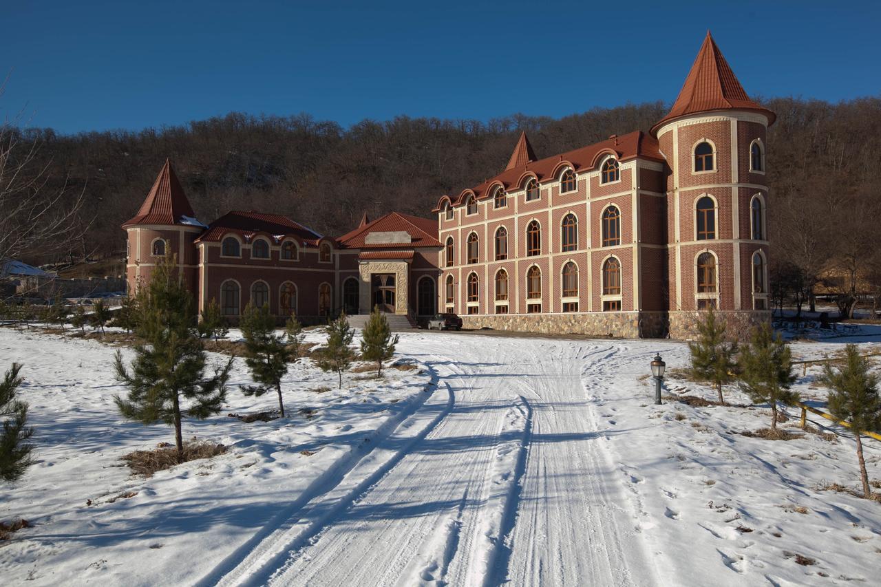 Отель Chateau Гусар Экстерьер фото